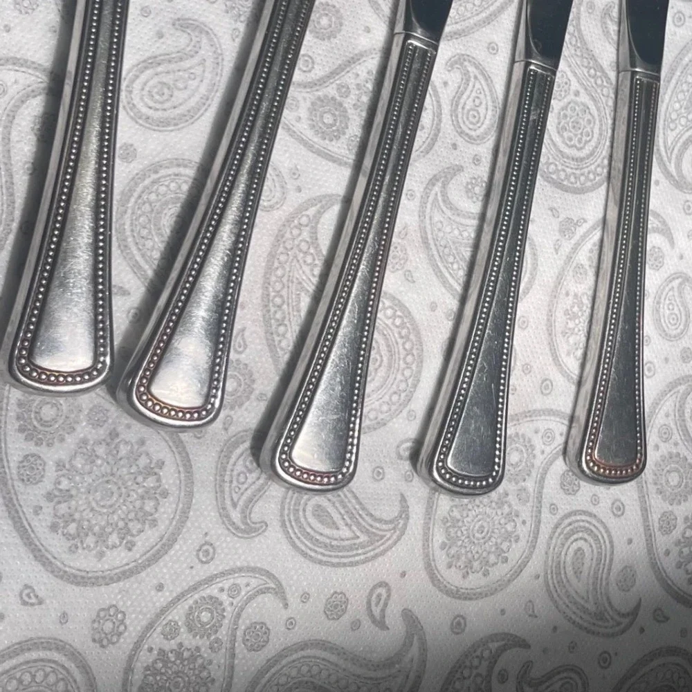 Vintage Stainless Steel Dinner Knives Set of 5 Beaded Edge Flatware